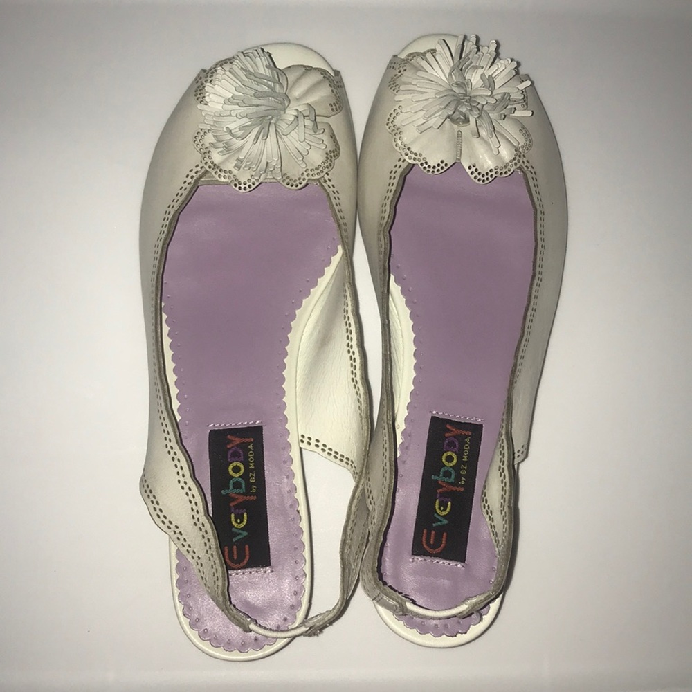 Everybody by B.Z. Moda White Bianco Glove Sandles